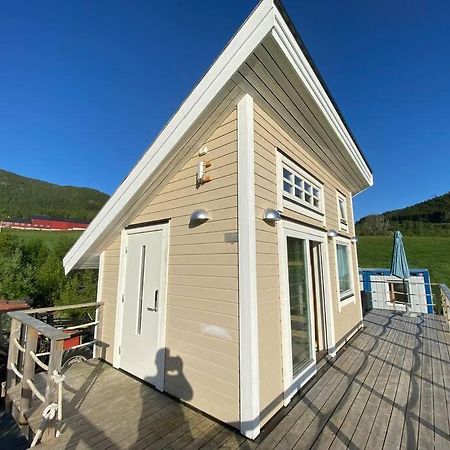 Minihus Med Drommeutsikt Til Sunnmorsalpene Lägenhet Aure  Exteriör bild