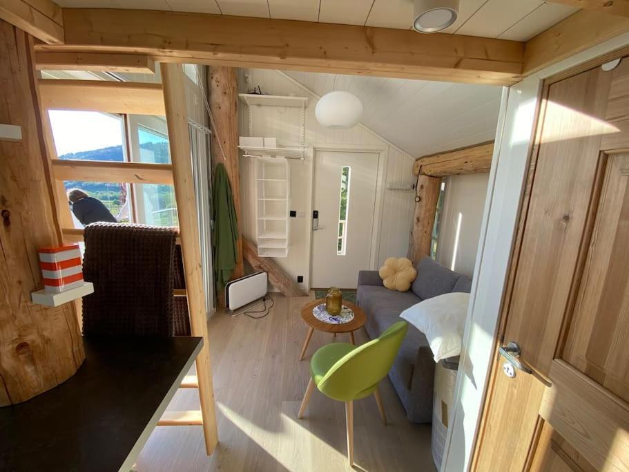 Minihus Med Drommeutsikt Til Sunnmorsalpene Lägenhet Aure  Exteriör bild
